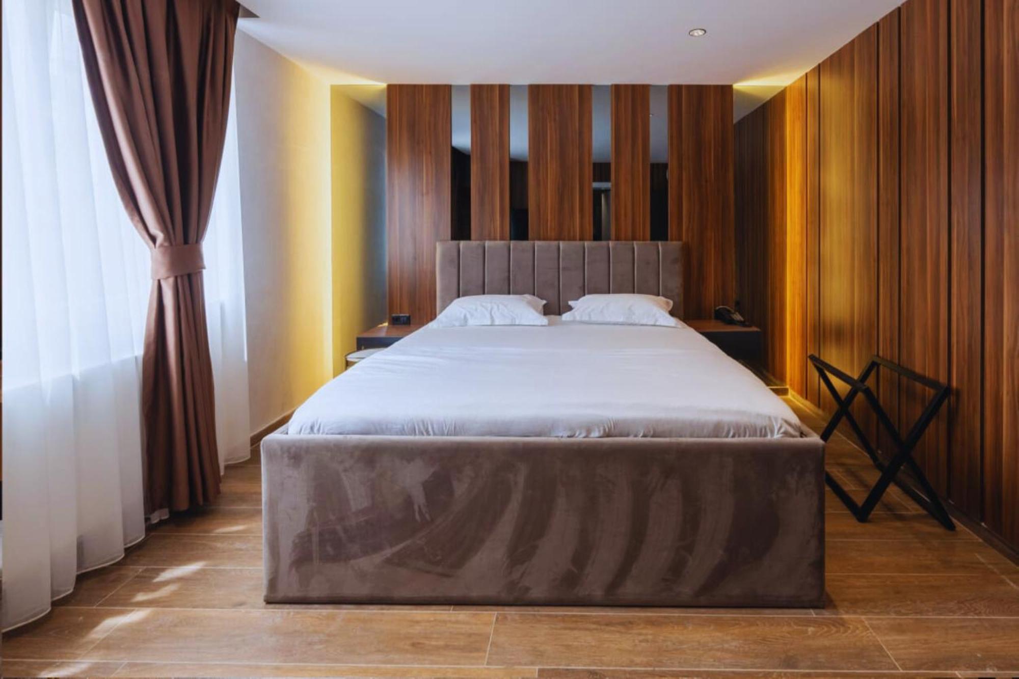 Hotel Solo 127 Призрен Экстерьер фото